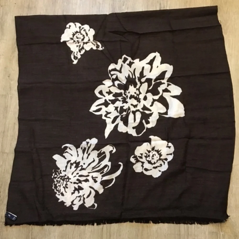 GAP Wool Blend Scarf Brown & Cream Floral